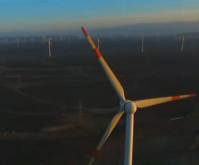 新疆借風(fēng)取暖 省錢環(huán)保實(shí)現(xiàn)零排放-中國(guó)新聞網(wǎng)